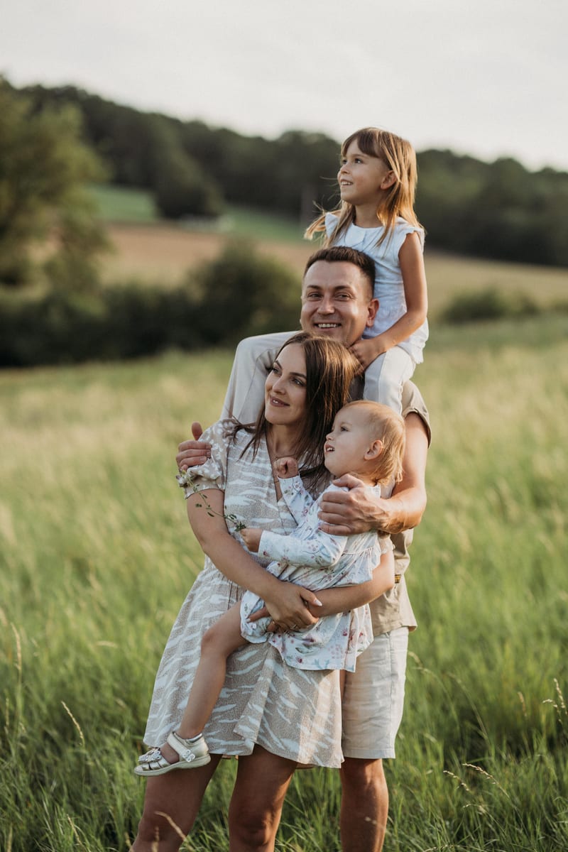 Natalia Meier, Gastgeberin der Ferienwohnung Friedrichsruhe, mit Familie in Hohenlohe